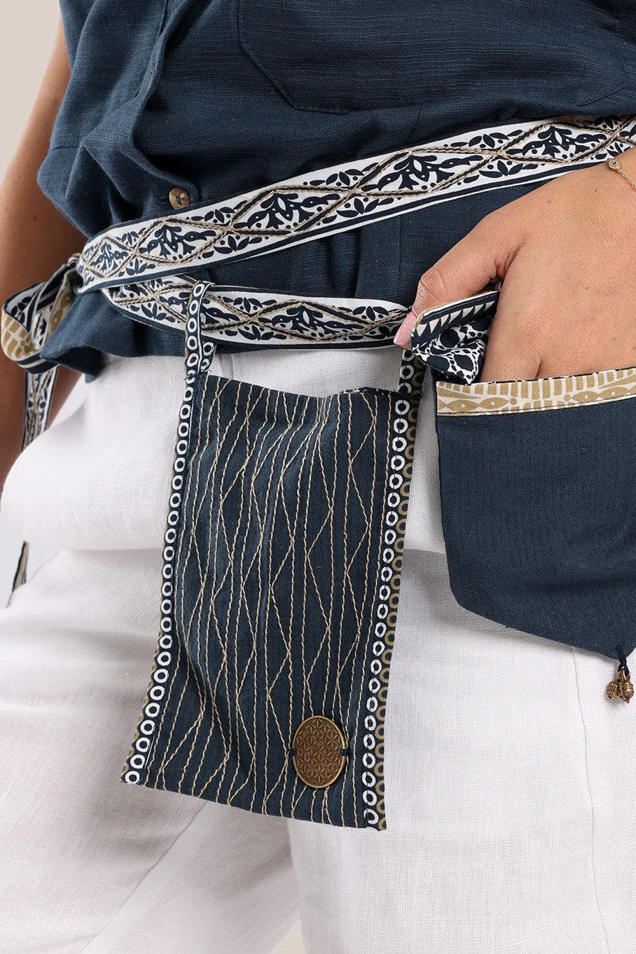 Belt with 2 removable small bags with embroidery