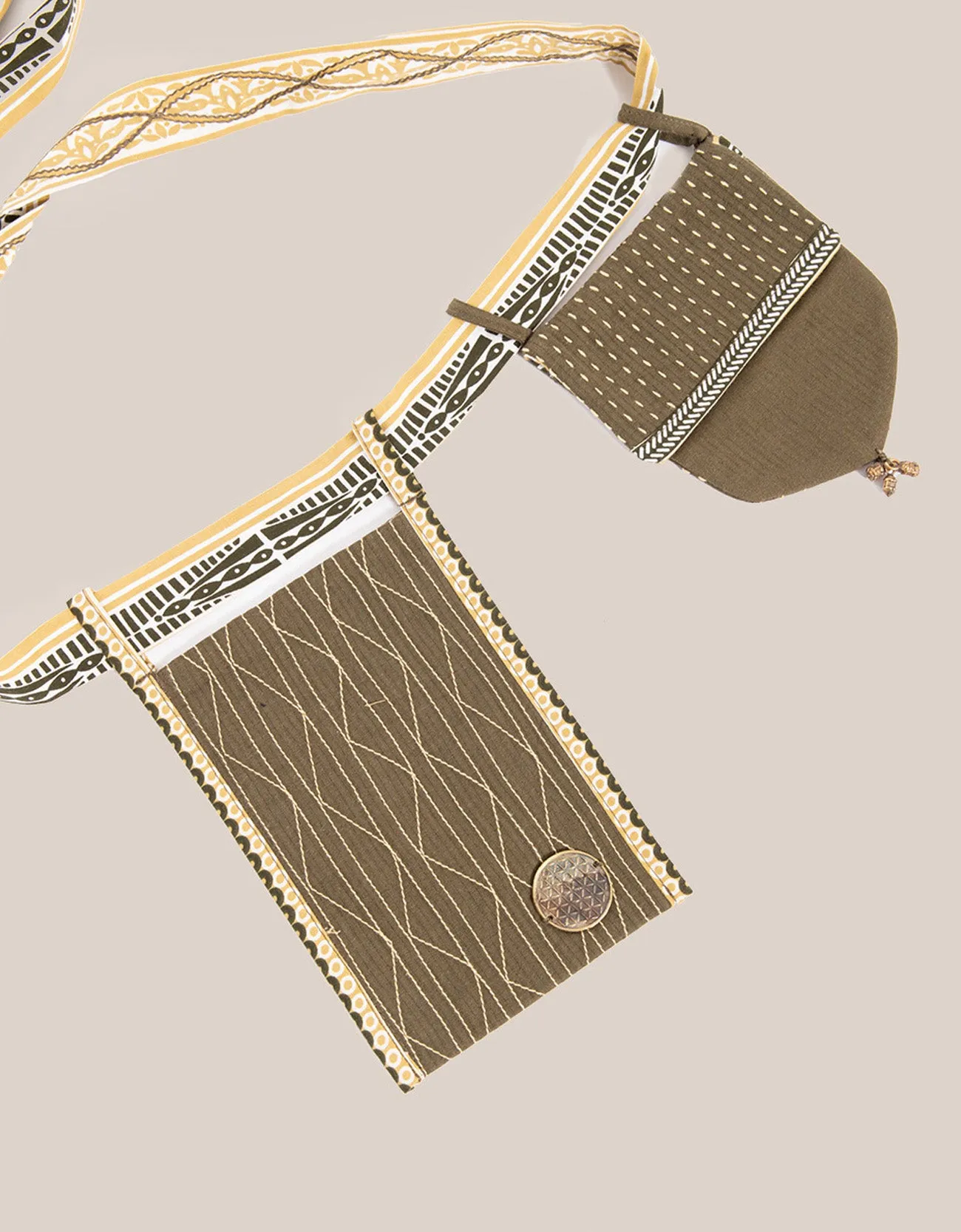 Belt with 2 removable small bags with embroidery