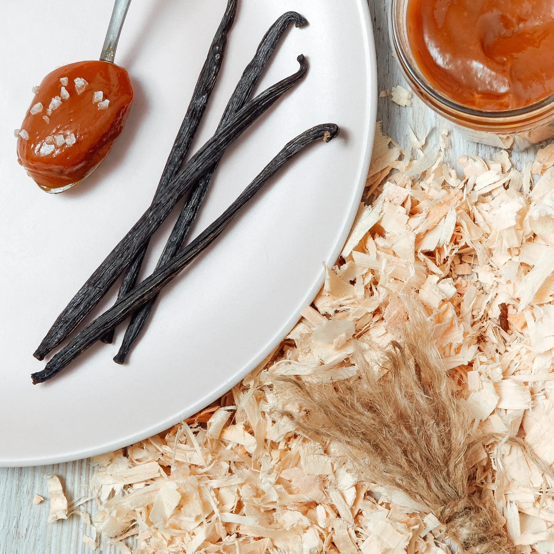 FRAGRANCE DIFFUSER - SANDALWOOD VANILLA & SALTED CARAMEL