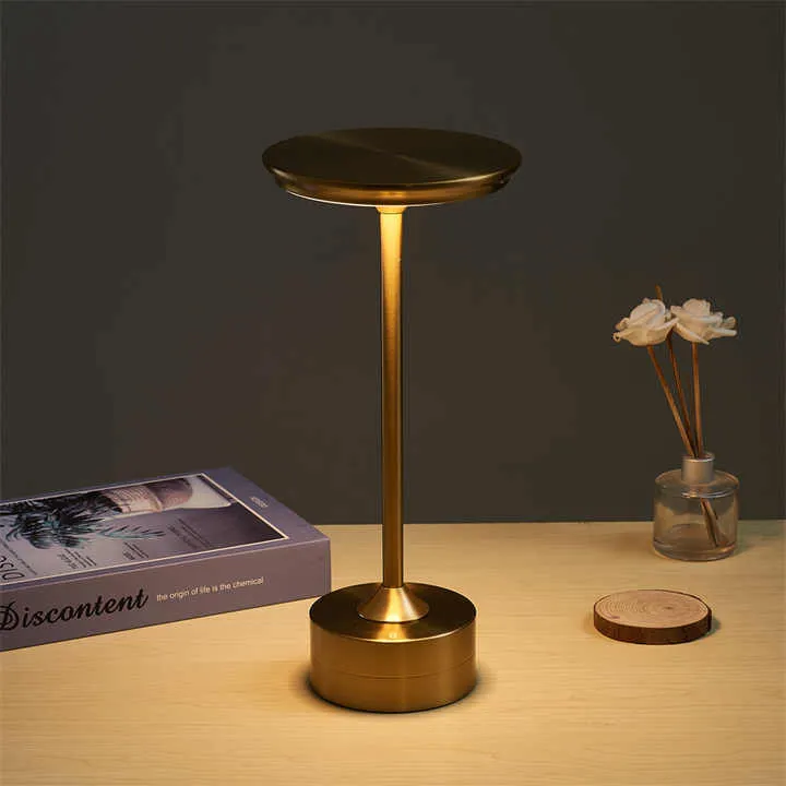 LED Touchless Gold Nordic Smart Home Strip Lights Smart Lampada Da Tavolo In With Wireless Chargerامب Led بلا فيل اللمس الذهب الشمال الذكية المنزل قطاع الاضواء الذكية Lampada دا Tavolo في مع شاحن لاسلكي