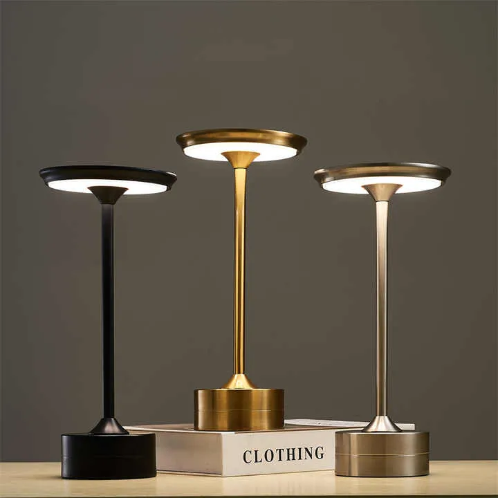 LED Touchless Gold Nordic Smart Home Strip Lights Smart Lampada Da Tavolo In With Wireless Chargerامب Led بلا فيل اللمس الذهب الشمال الذكية المنزل قطاع الاضواء الذكية Lampada دا Tavolo في مع شاحن لاسلكي