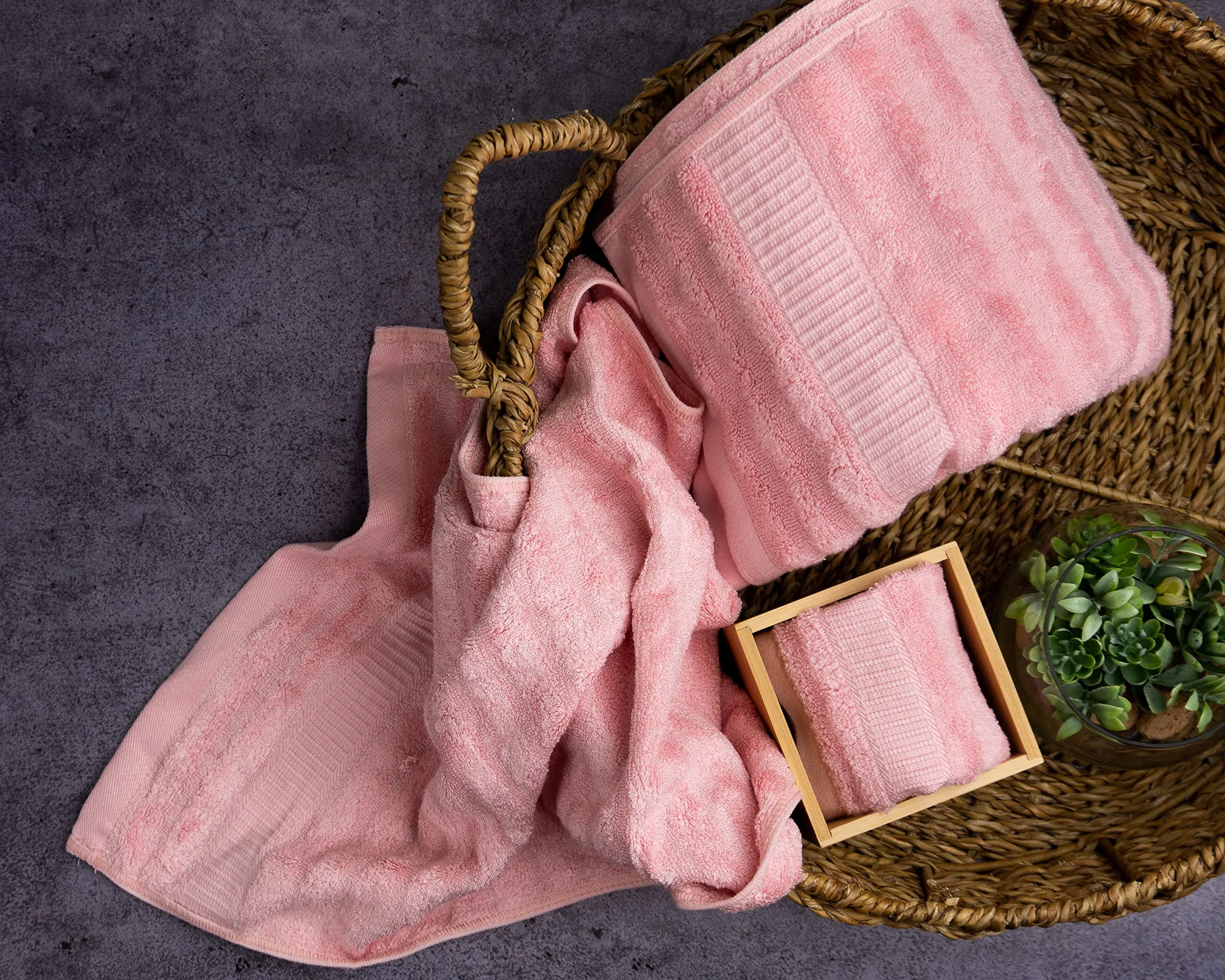 Mush Bamboo 3 PieceTowels Set | Ultra Soft, Absorbent and Antimicrobial 600 GSM (Bath Towel, Hand Towel and Face Towel) Perfect for Daily Use and Gifting (Pink)