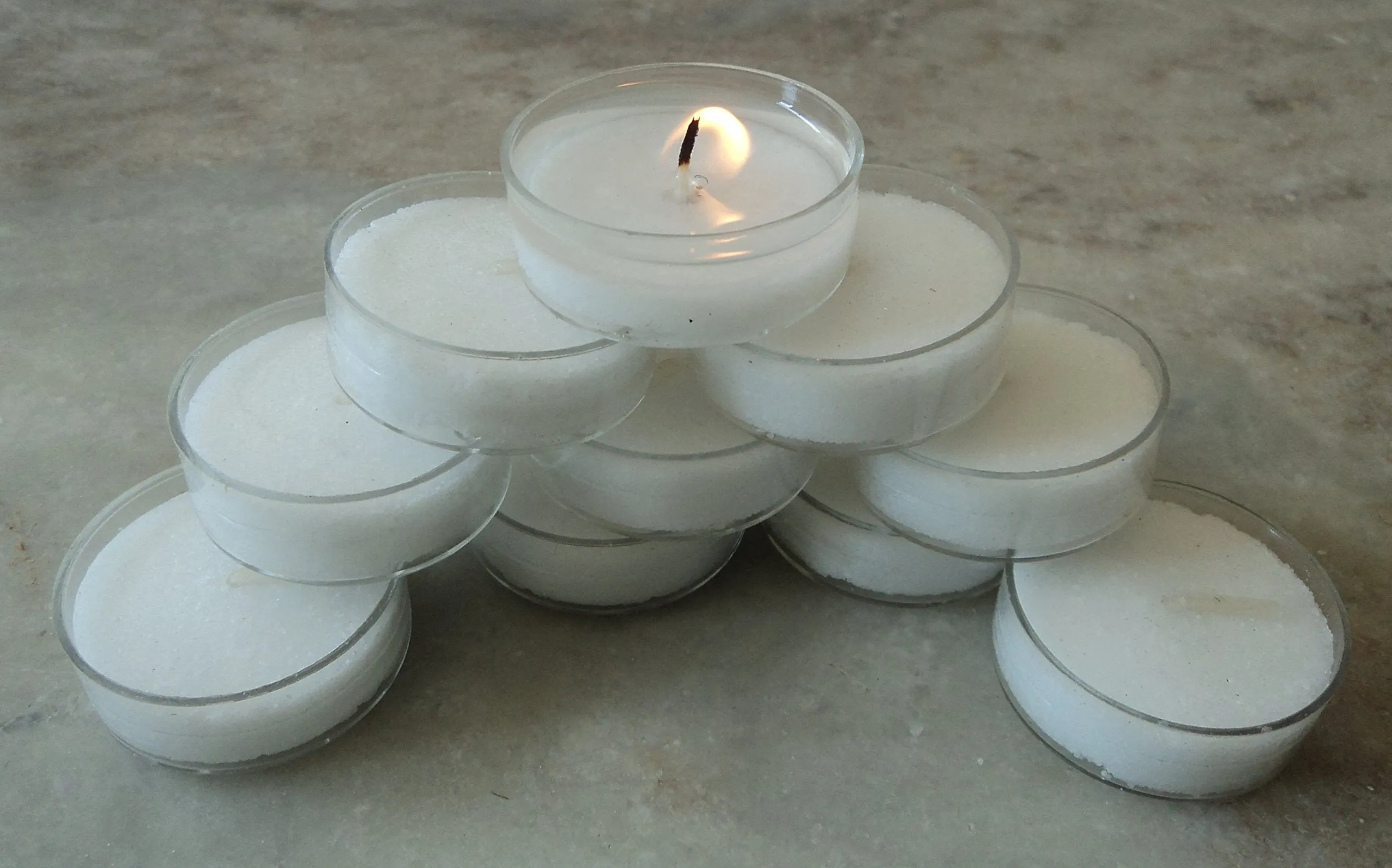 Pure Source India Tea Light Candles smokeless 3.5 hrs Burning, Coming in Poly Carbonate Transparent Holder, Smock Less and 100 Piece Pack