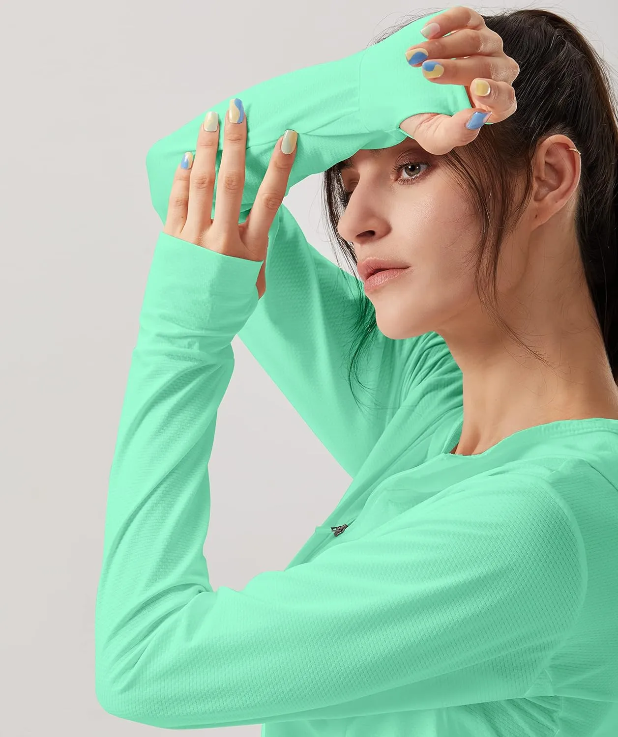 Soothfeel Women's UPF 50  Sun Protection Hoodie Jacket Lightweight Long Sleeve Sun Shirt for Women with Pocket Hiking Outdoor