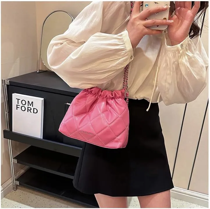 Women's minimalist diamond patterned drawstring one shoulder bucket bag