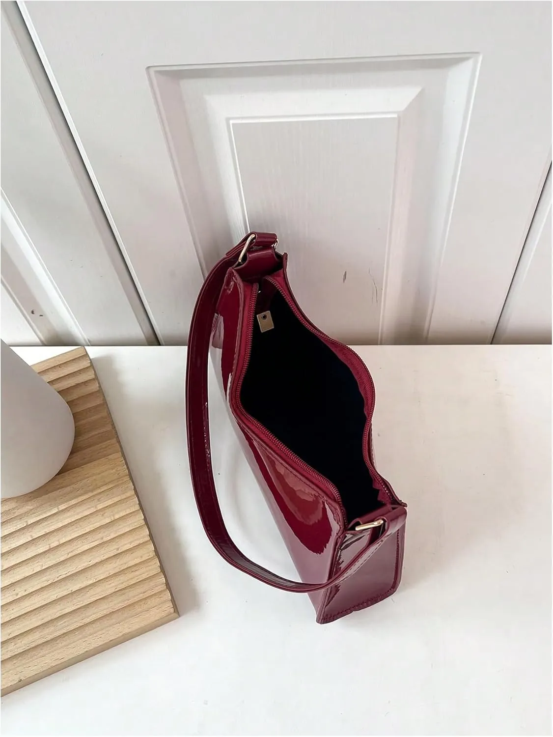 Women's Minimalist Patent Leather Shoulder Bag Small Vintage Zipper Hobo Underarm Bags